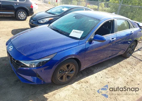 2021 Hyundai Elantra Sel z USA, uszkodzony, nr VIN 5NPLM4AG3MH048086